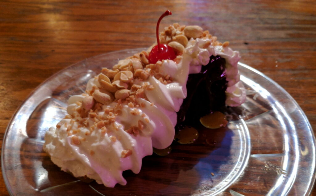 Hot fudge cake graphic